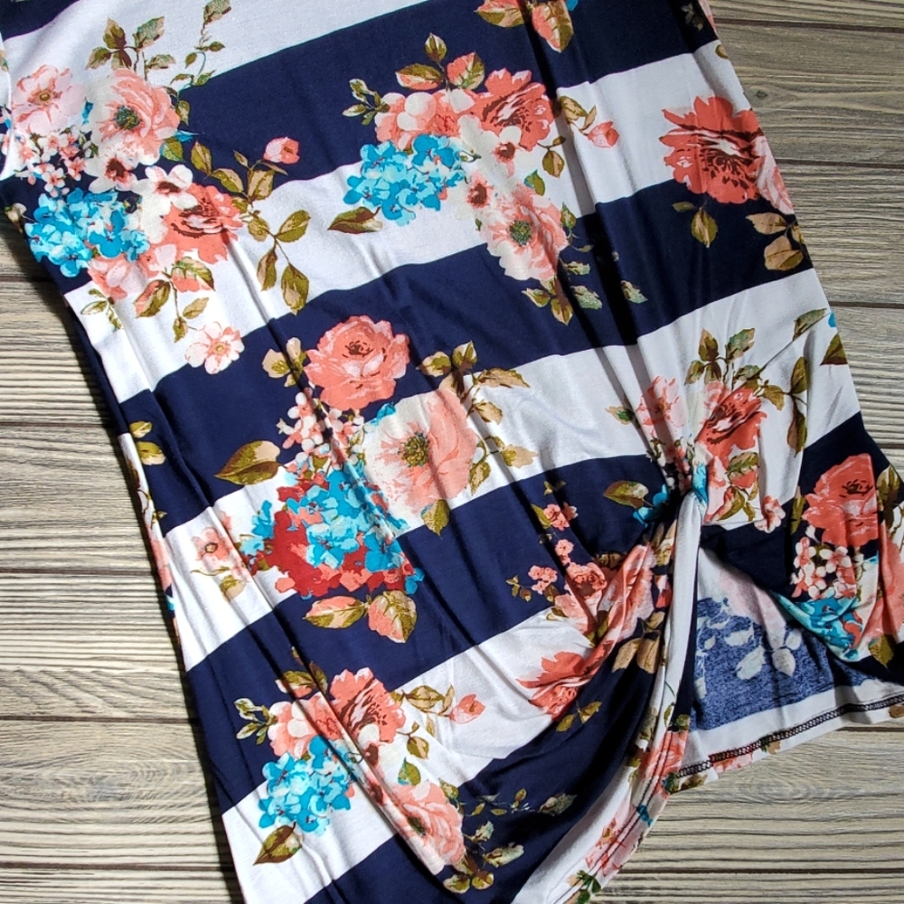 Sale! Cassandra Stripe Floral Top - Picture 3 of 4